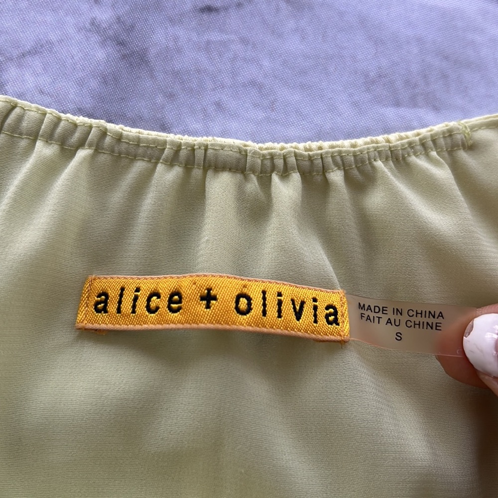 Alice + Olivia 100% silk slip yellow satin dress/pajama size small - Picture 8 of 17